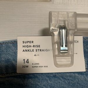 2 pairs American eagle jeans